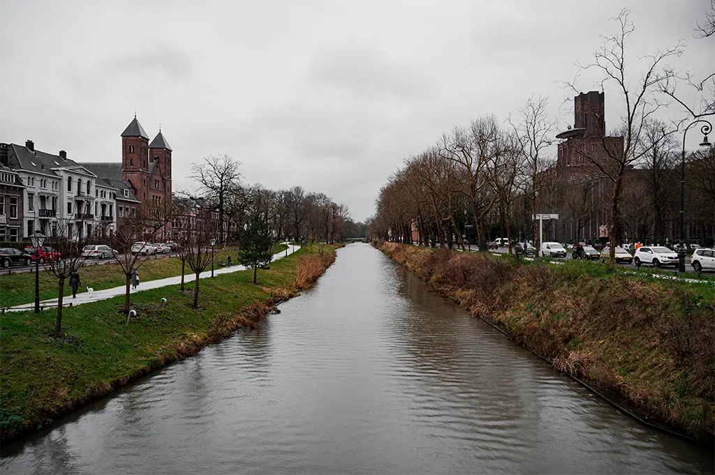 Utrecht: ehemalige Stadtautobahn die jetzt eine Gracht ist