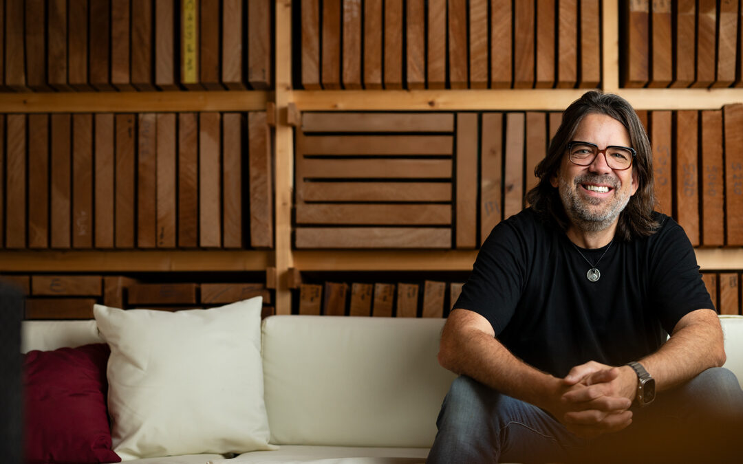 Nik Huber – Knock on Wood