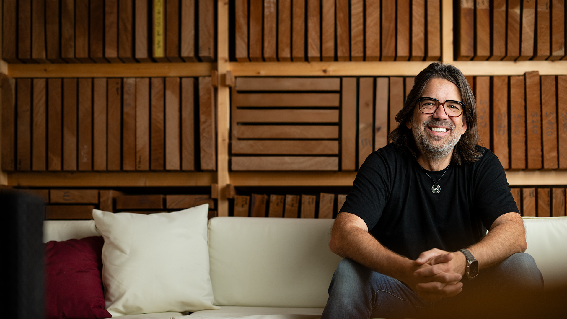 Nik Huber – Knock on Wood